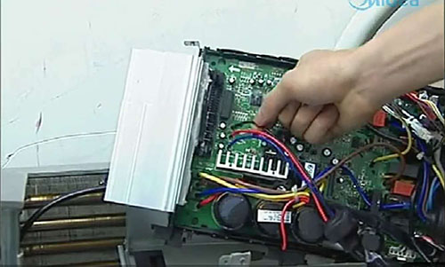 洪湖美的空调电话是多少